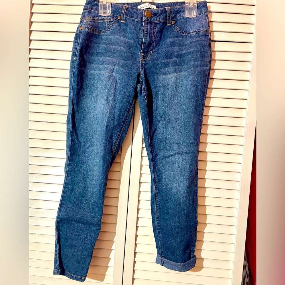 Whisker washed AVA & ALEX cropped jeans size 8